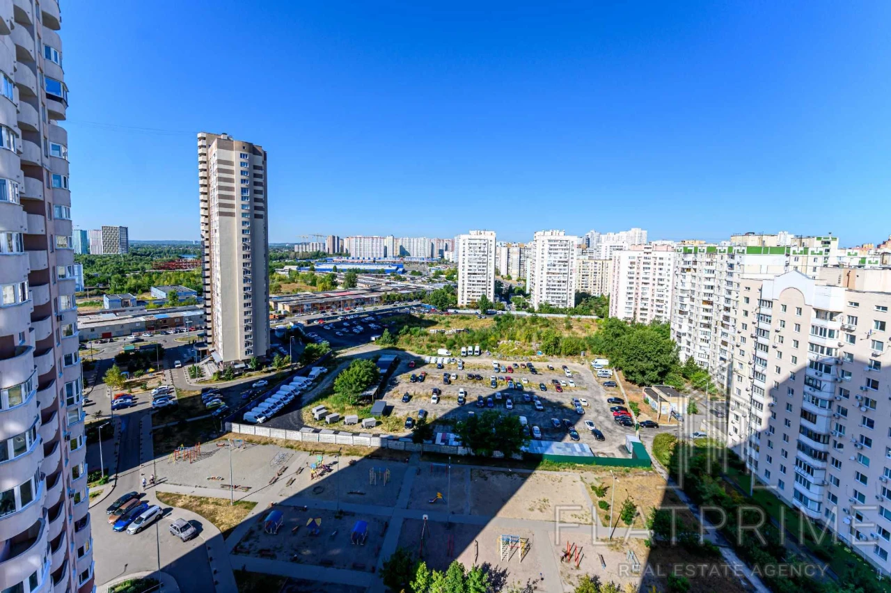 Видова 1 кімнатна квартира Крушельницької 15В Дарницький р-н