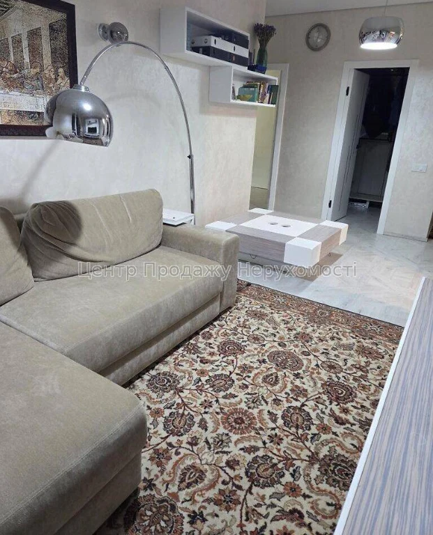 Продаж 3-кімн. квартири, 1/4 пов, 60, 1 м², Київ.