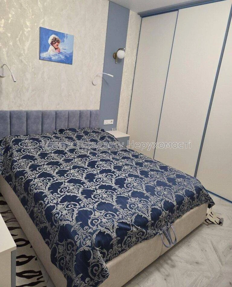 Продаж 3-кімн. квартири, 1/4 пов, 60, 1 м², Київ.