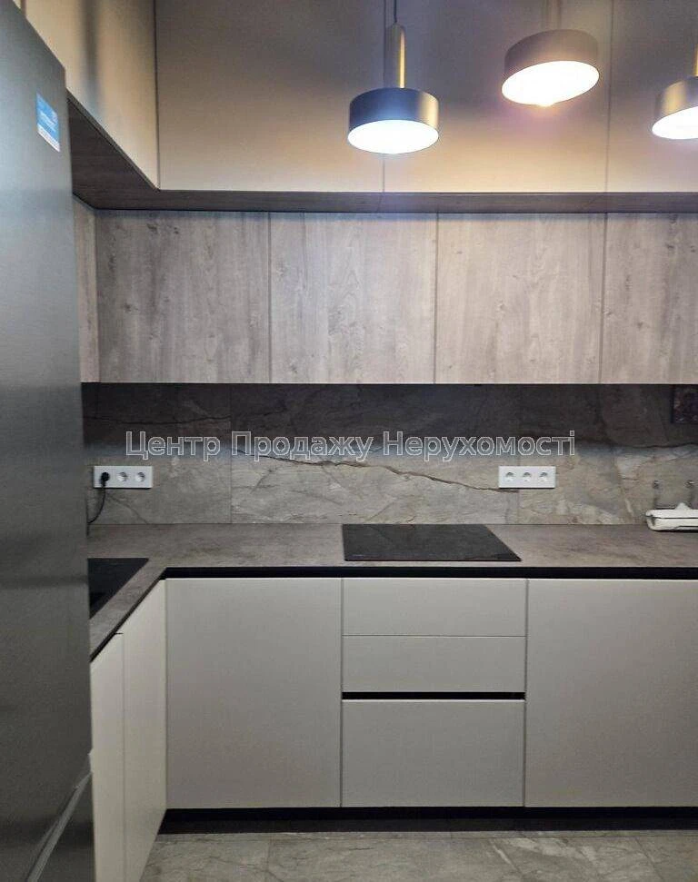 Продаж 3-кімн. квартири, 1/4 пов, 60, 1 м², Київ.