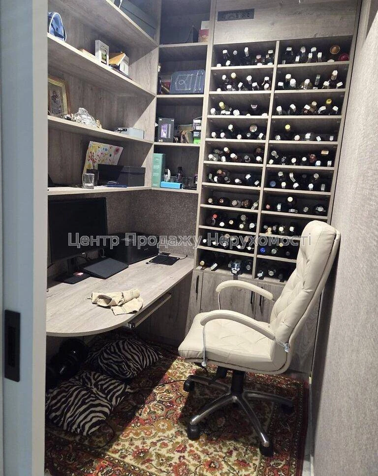 Продаж 3-кімн. квартири, 1/4 пов, 60, 1 м², Київ.