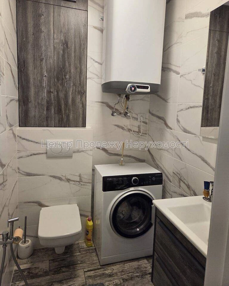 Продаж 3-кімн. квартири, 1/4 пов, 60, 1 м², Київ.