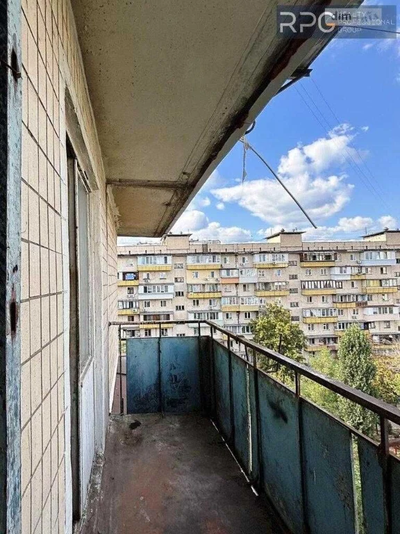Терміново! Продаж 2-кімнатної квартири (чешка) біля метро. Т