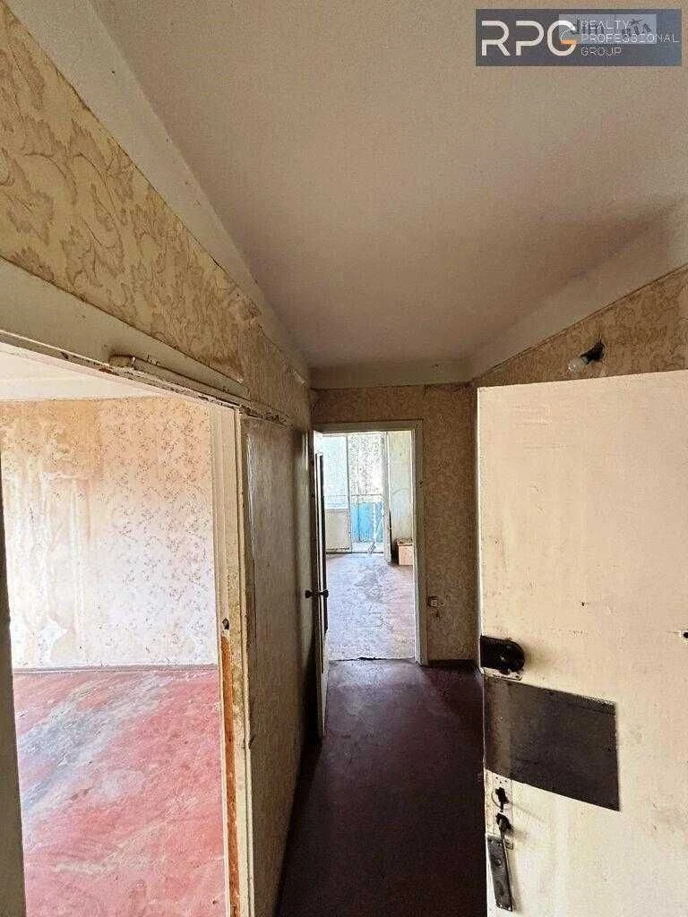 Терміново! Продаж 2-кімнатної квартири (чешка) біля метро. Т