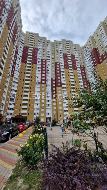 Продаж світлої 1-кімнатної квартири в ЖК «Крістер Град» вул.