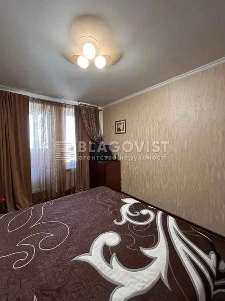 Продаж 3-х кімнатної квартири на Здановської Юлії (Ломоносов