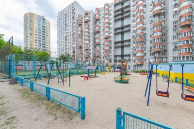 Продаж трьохкімнатної квартири з ремонтом в Києві, Голосіївс