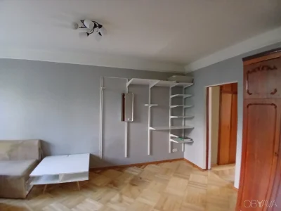 2кім. Черчіля,22а продам з ремонтом і меблями недорго