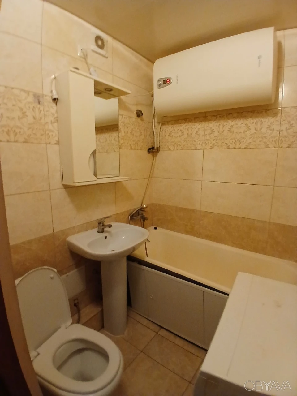 2кім. Черчіля,22а продам з ремонтом і меблями недорго