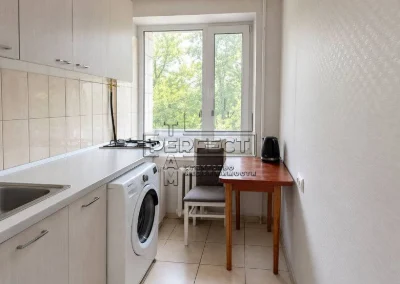 Продаж 1к квартири Вишгородська 10 / Вышгородская 10