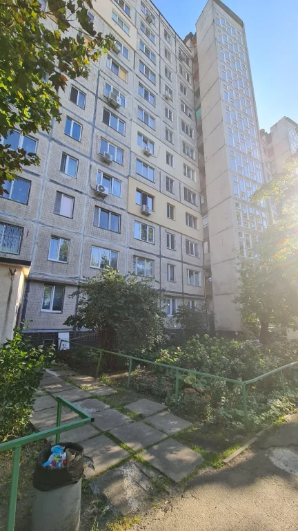 Продаж 2к.квартири,47 м. кв. вул.Попова 8.метро Лісова