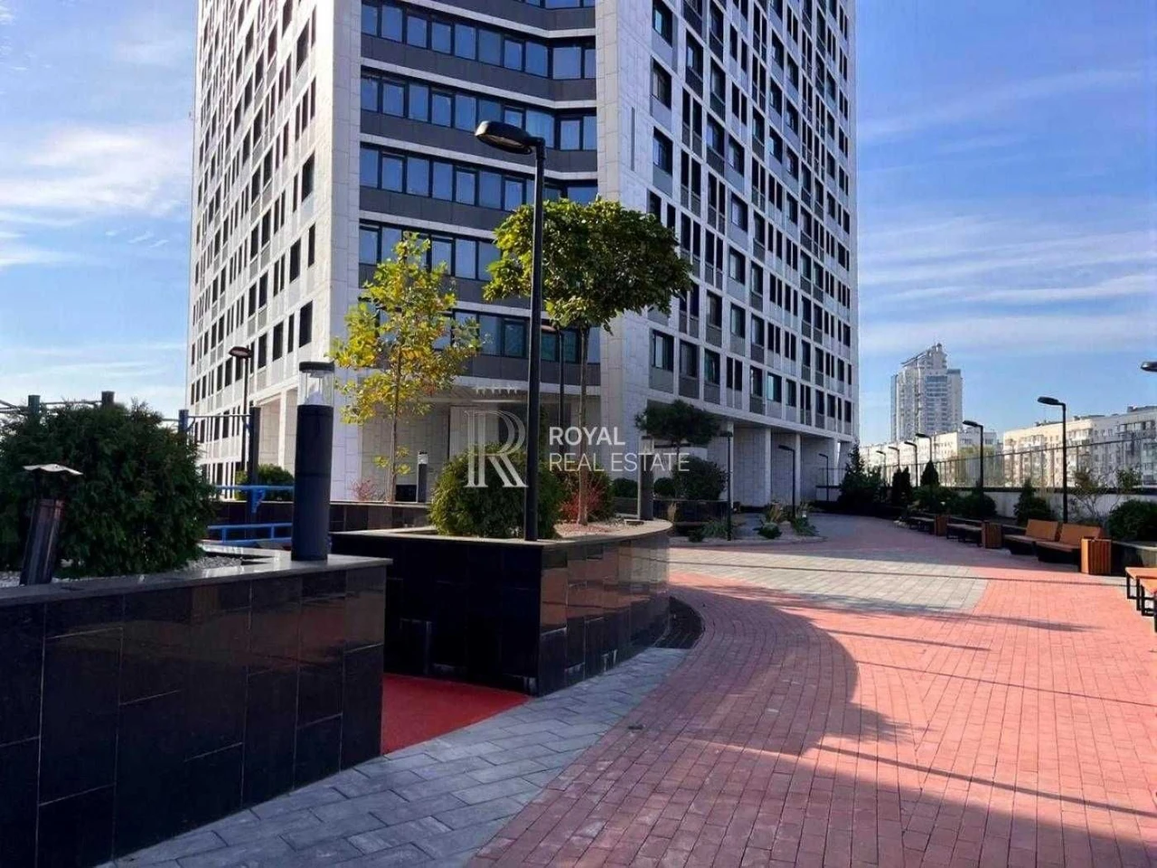 Продаж 3 кімнатної квартири 90.5 м2 Без Ремонту в Престижном