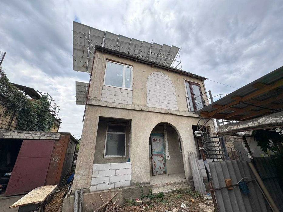 Sale of a house of 100 m2 in Odessa, near the sea and the estuary. Autonomous house