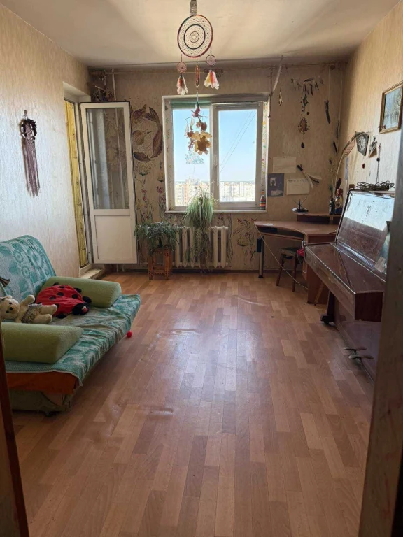 Продаж.Квартира Троєщена