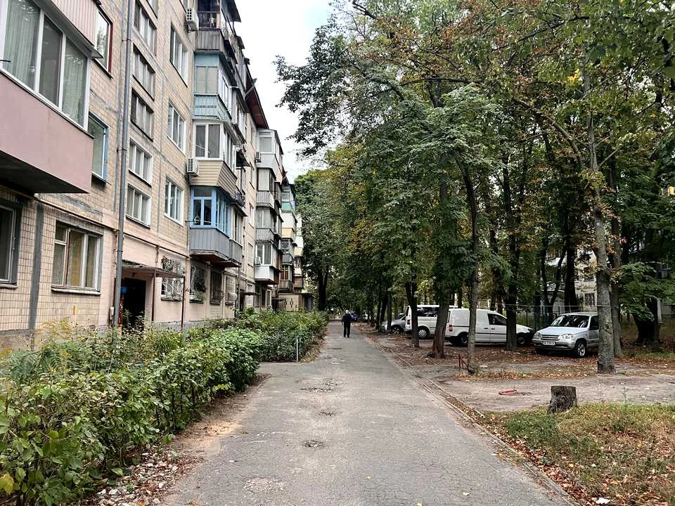 Квартира. Київ, Салютна вул.
