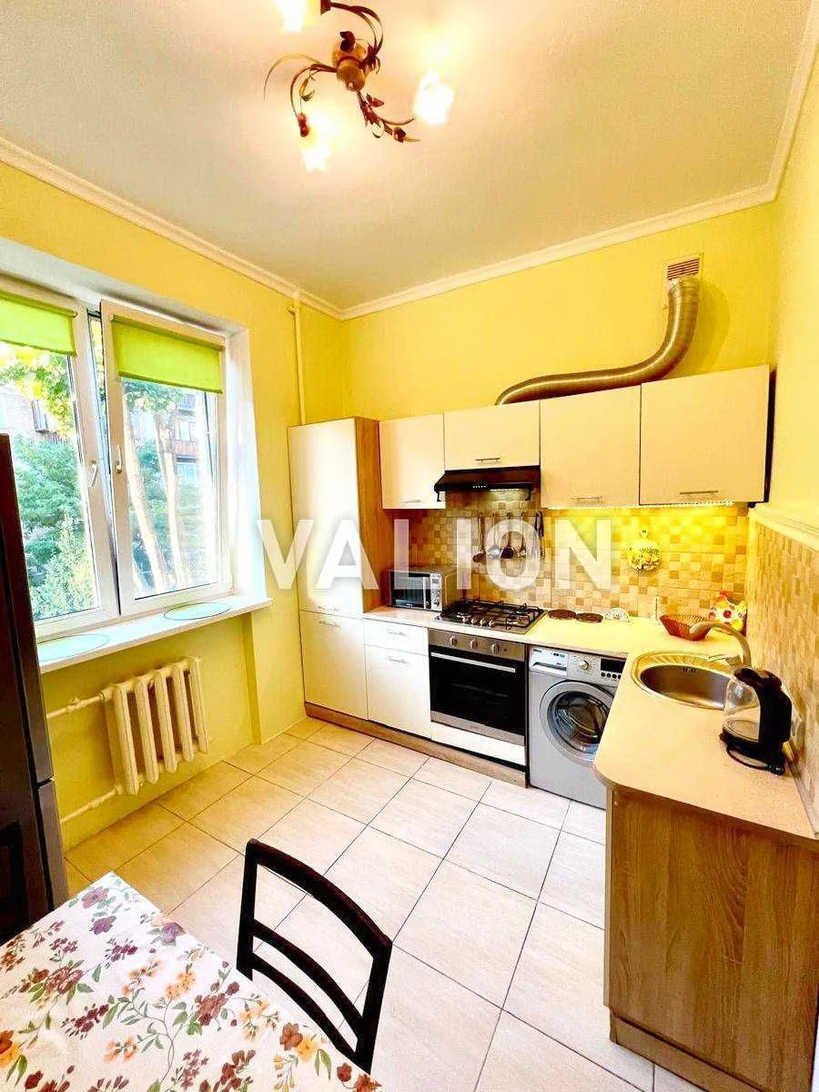 Продаж 2-к квартири 54 м² сталінка. газ. вул.Лондонска, 10.