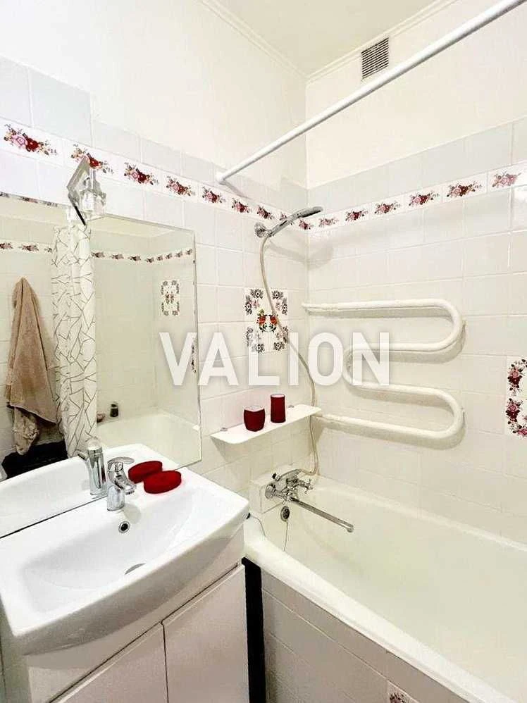 Продаж 2-к квартири 54 м² сталінка. газ. вул.Лондонска, 10.