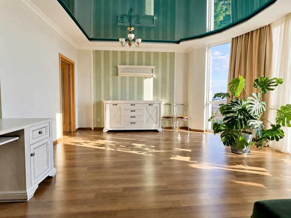 Квартира. Київ, Харківське шосе
