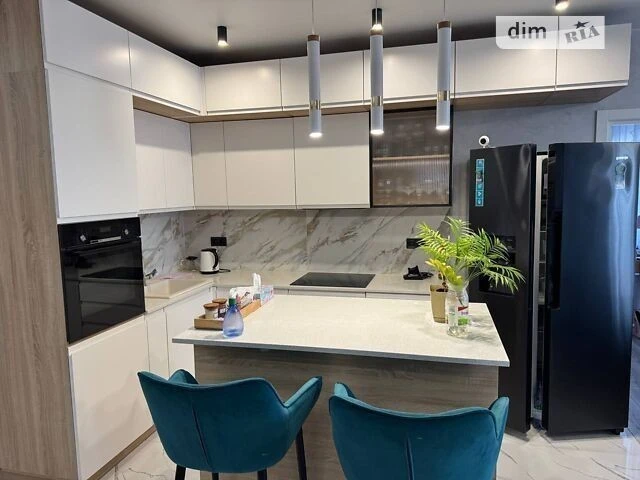 Продаж 3-кімнатної квартири 103 м², Клінічна вул., 23-25