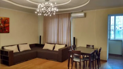 Пропонується до продажу простора  квартира-студія в елітному