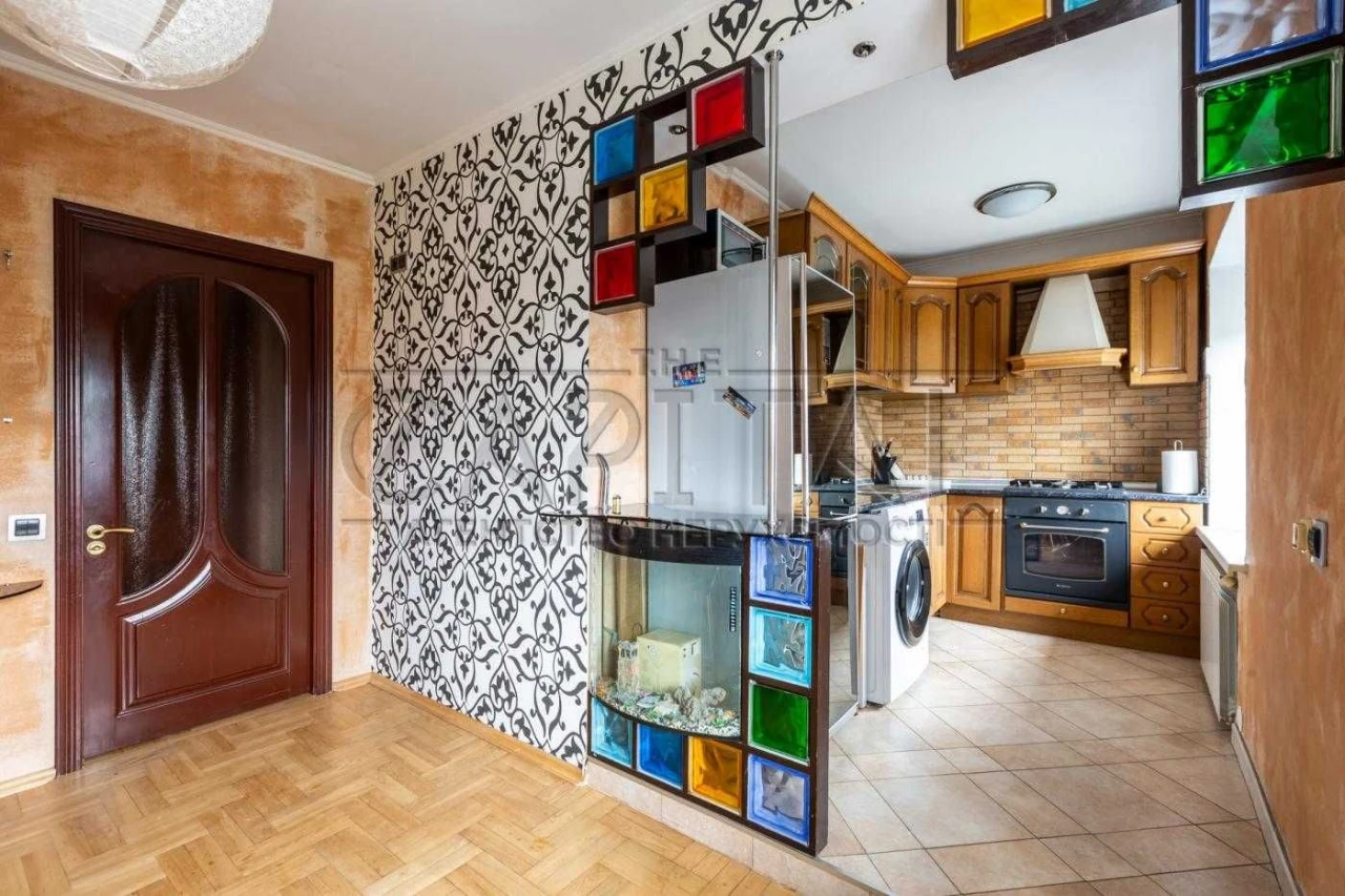 Продаж  квартири  вул. М. Раєвского Печерськ Київ
