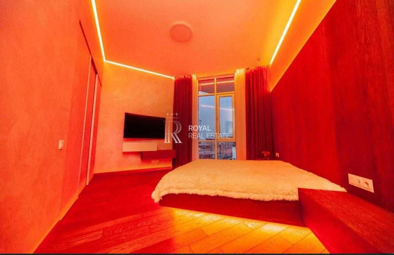 Продаж Квартира Київ ЖК «Сонячна брама» 4 кімнати 150 м² Пен