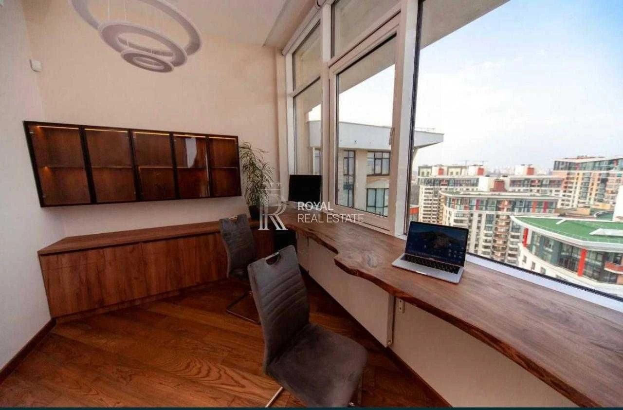 Продаж Квартира Київ ЖК «Сонячна брама» 4 кімнати 150 м² Пен