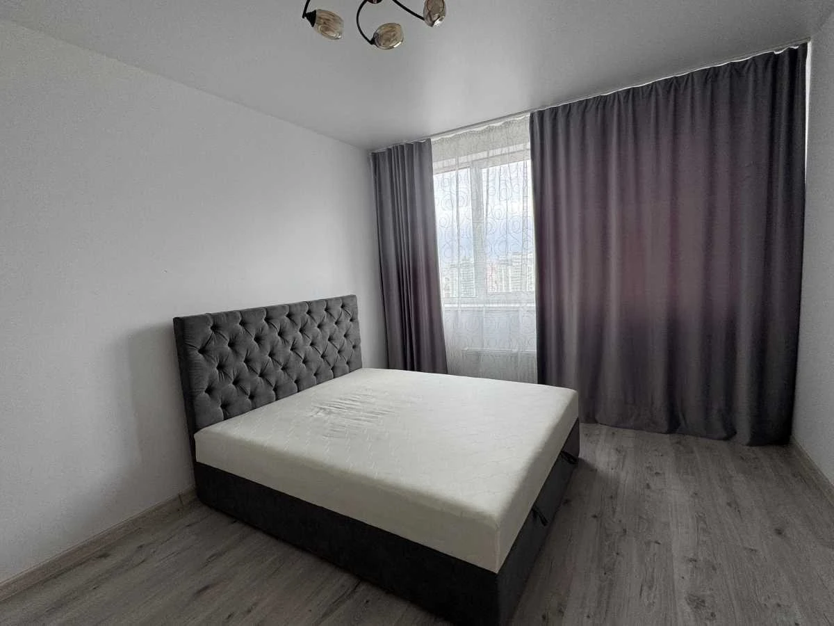 2-room apartment for sale 75 m², Povitroflotskyi Ave.,