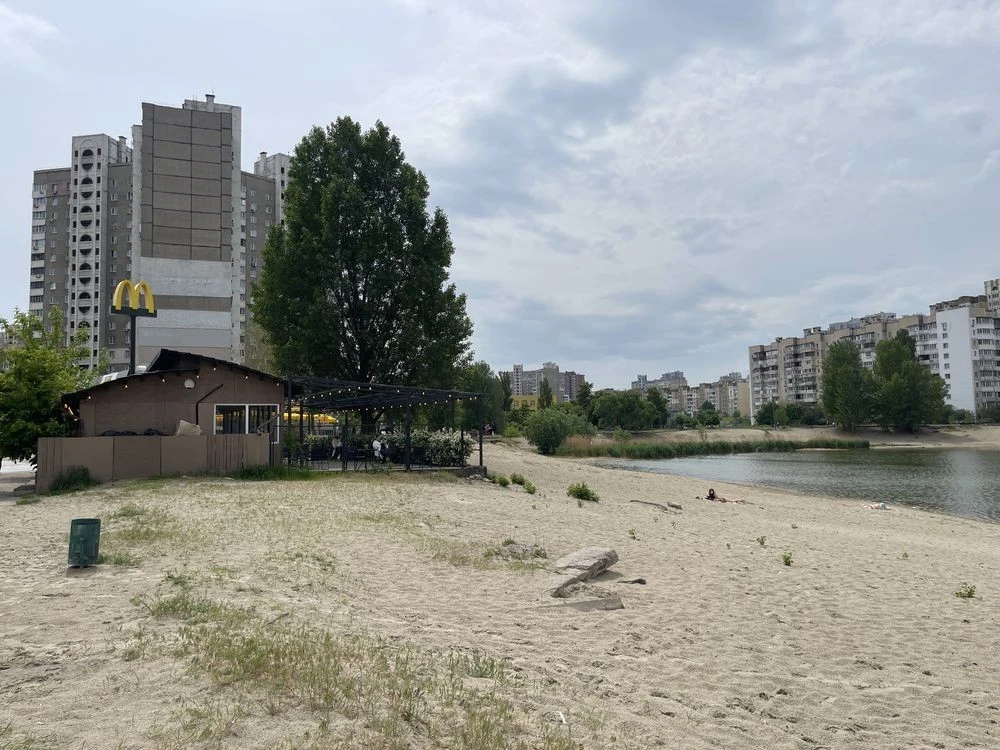 Без комісії! 3-кімнатна, 87 кв. м вулиця Ревуцького 13, метр