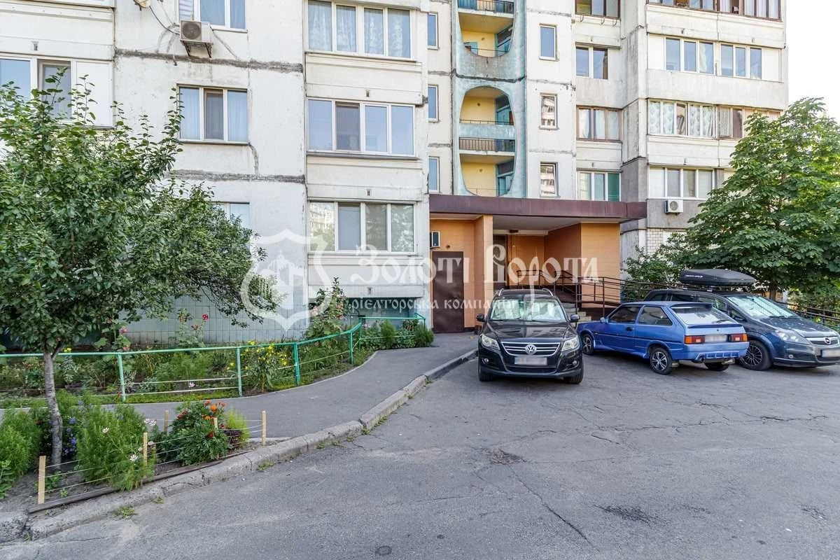 Квартира, 3к. Житловий стан. пр-т Червоної Калини, 11б, Троє