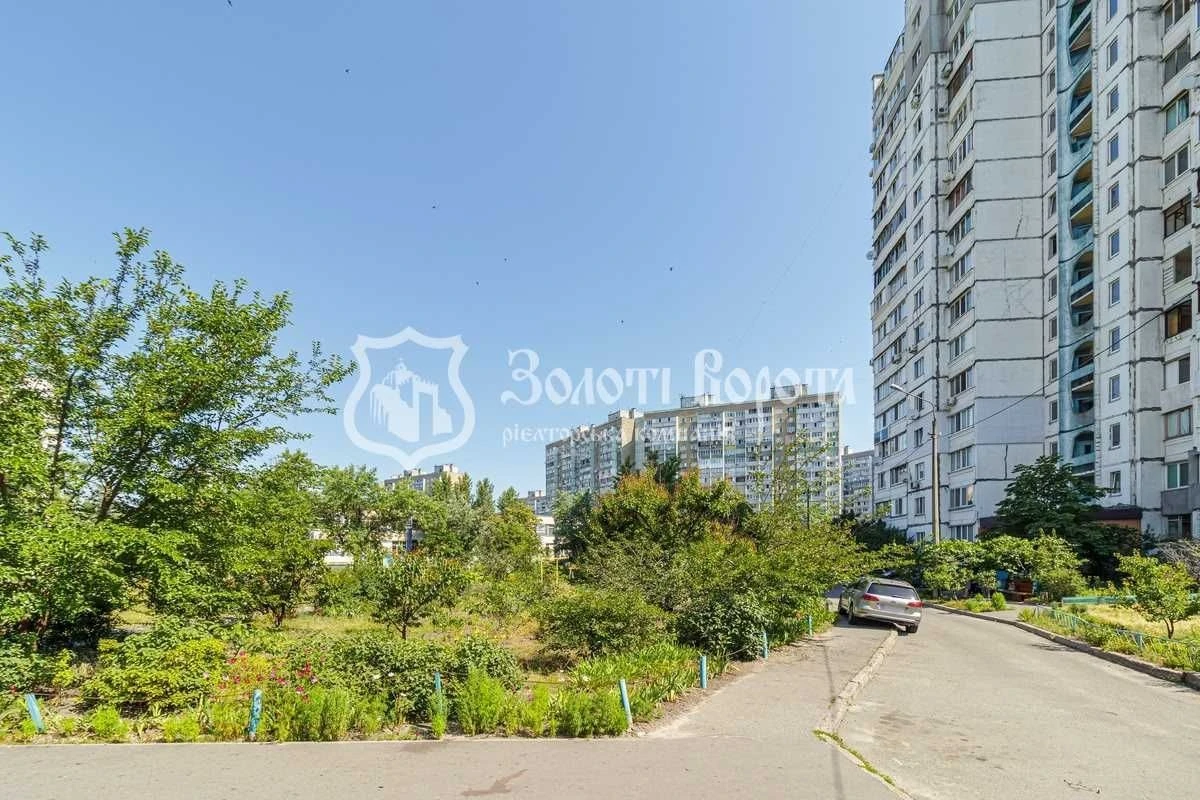 Квартира, 3к. Житловий стан. пр-т Червоної Калини, 11б, Троє