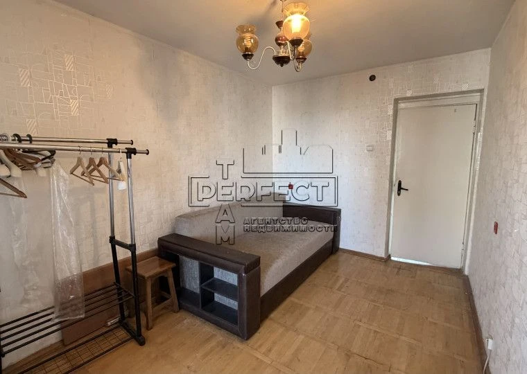 Продаж 4к квартири Симиренка 25А / Симиренко 25А