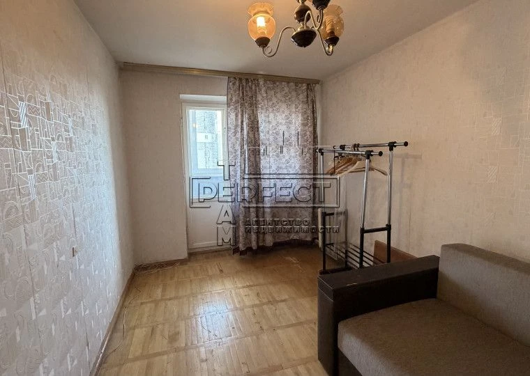 Продаж 4к квартири Симиренка 25А / Симиренко 25А