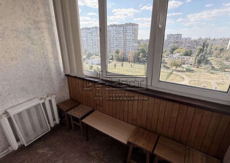 Продаж 4к квартири Симиренка 25А / Симиренко 25А