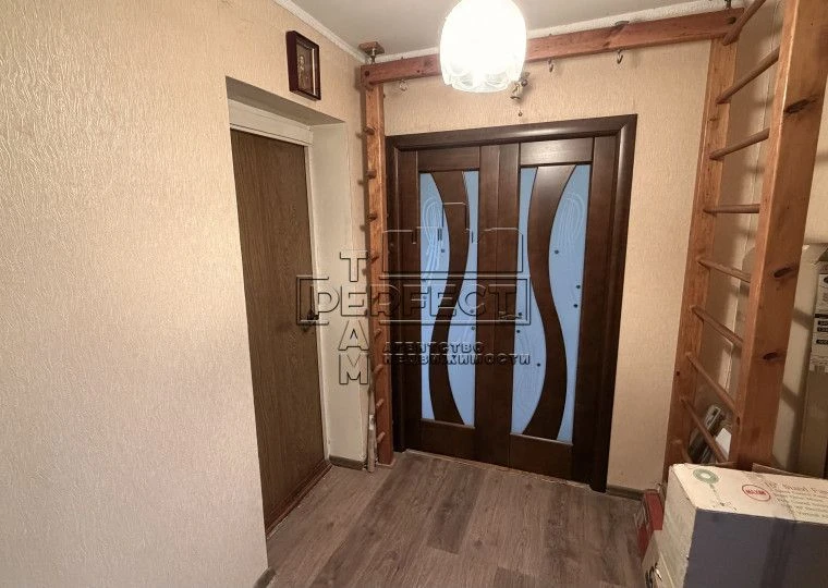 Продаж 4к квартири Симиренка 25А / Симиренко 25А