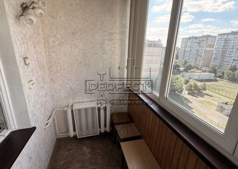 Продаж 4к квартири Симиренка 25А / Симиренко 25А
