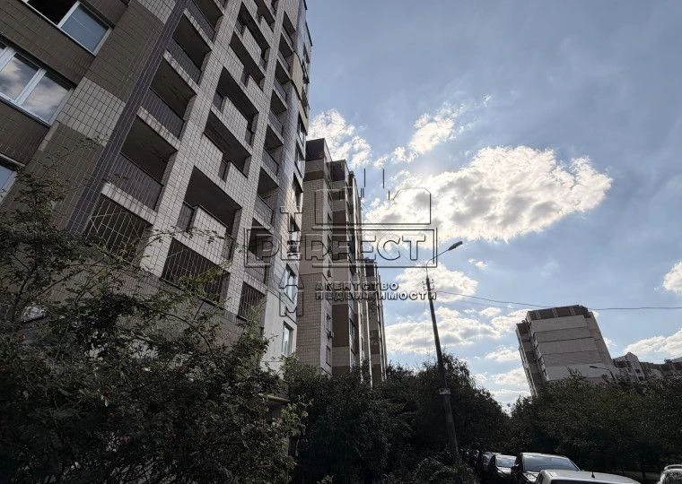 Продаж 4к квартири Симиренка 25А / Симиренко 25А