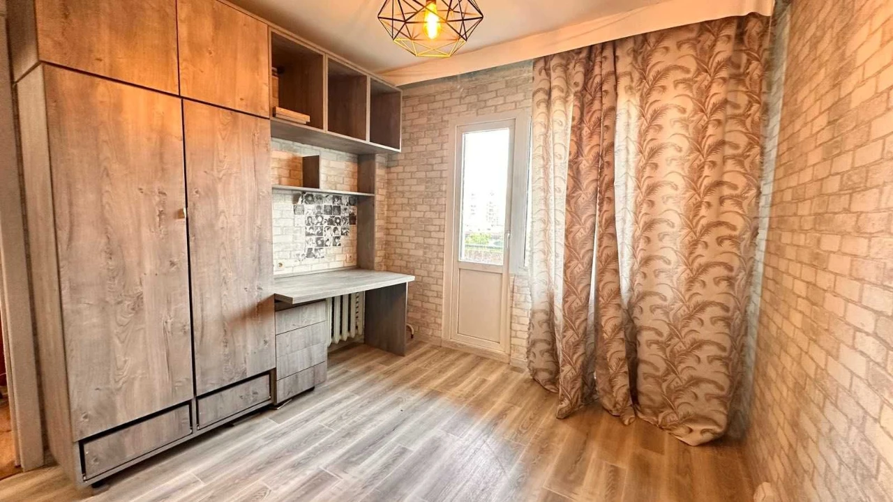 Продам 2-кімнатну квартиру 43 м² газ, біля Retroville, Європ
