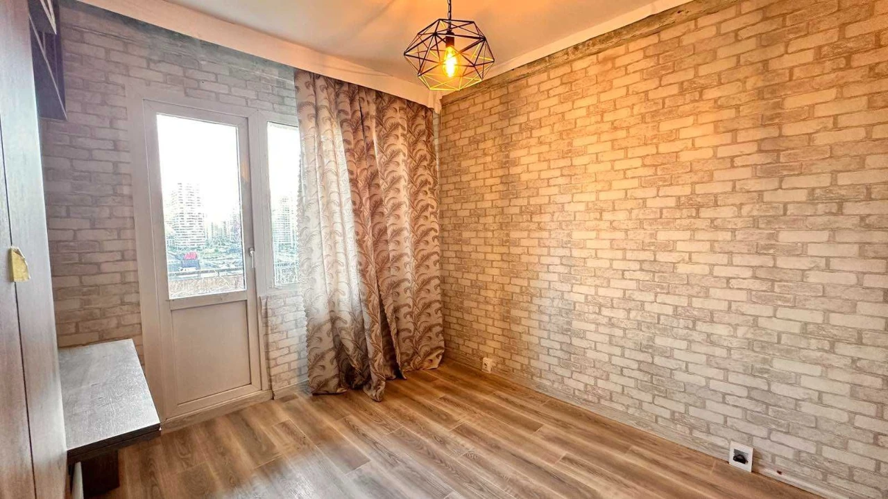 Продам 2-кімнатну квартиру 43 м² газ, біля Retroville, Європ
