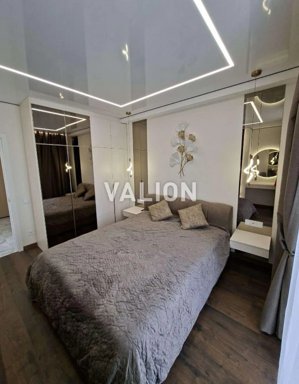 Продаж 2-к квартири вул. Михайла Максимовича 26г