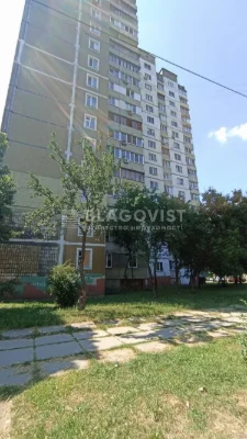Продаж квартири вул. Чорнобильська 20 в Києві / W-7471770