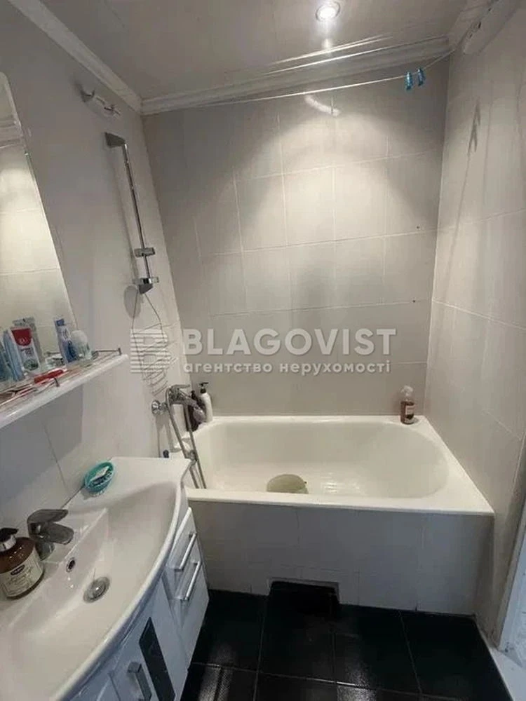 Продаж квартири вул. Чорнобильська 20 в Києві / W-7471770