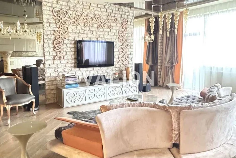 Продаж 3-кімнатної квартири, вул. Юрія Іллєнка (Мельникова)