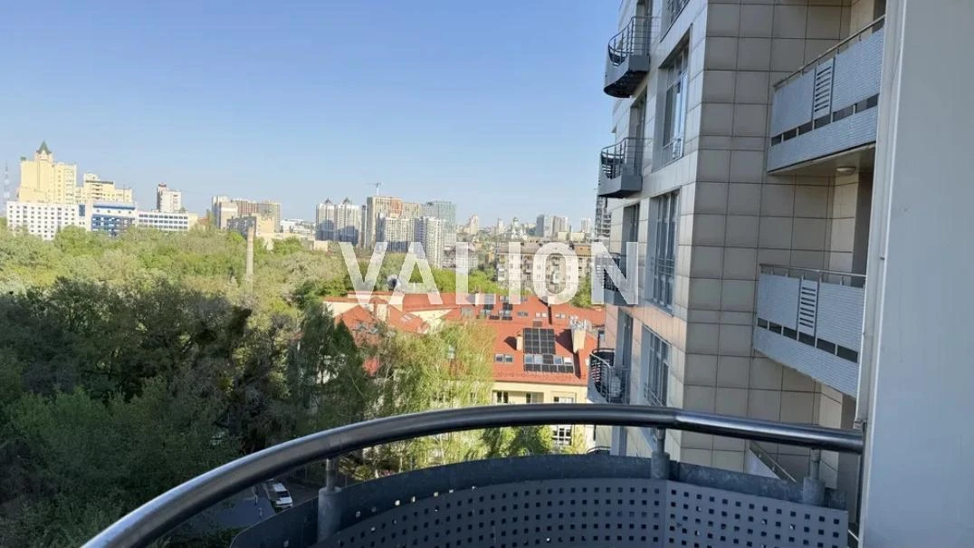 Продаж 3-кімнатної квартири, вул. Юрія Іллєнка (Мельникова)