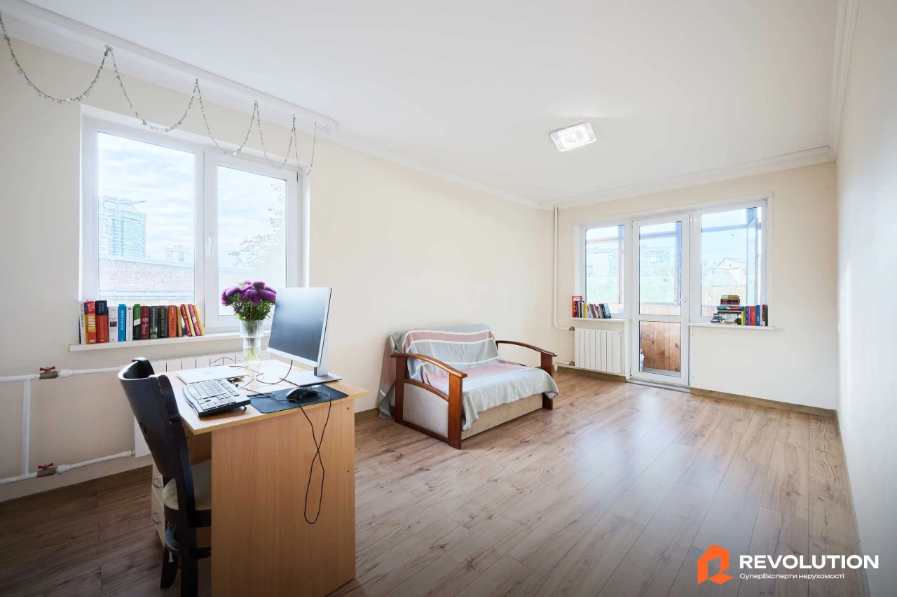 Без комісії. Продаж 2к квартири 46.8м2, вул. Арсенальна 20 П