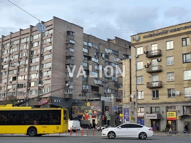 Продаж 4 к квартири вул. Гончара Олеся,96. Центр, Шевченківс