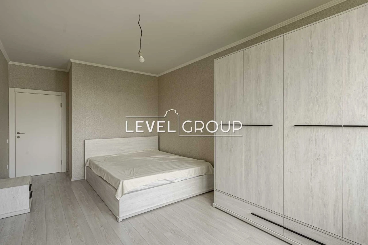 Продаж 2-кімнатної квартири в ЖК Варшавський Мікрорайон за а