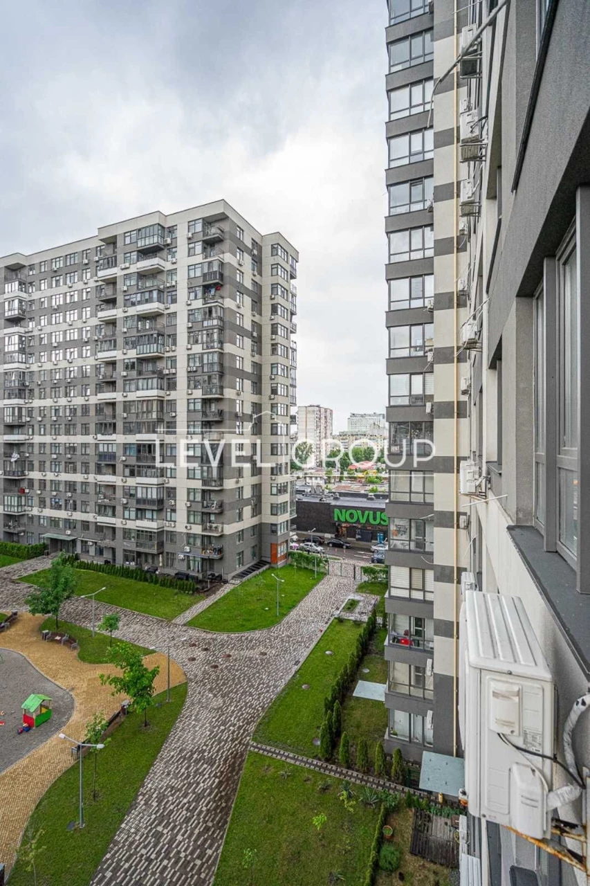 Продаж 2-кімнатної квартири в ЖК Варшавський Мікрорайон за а