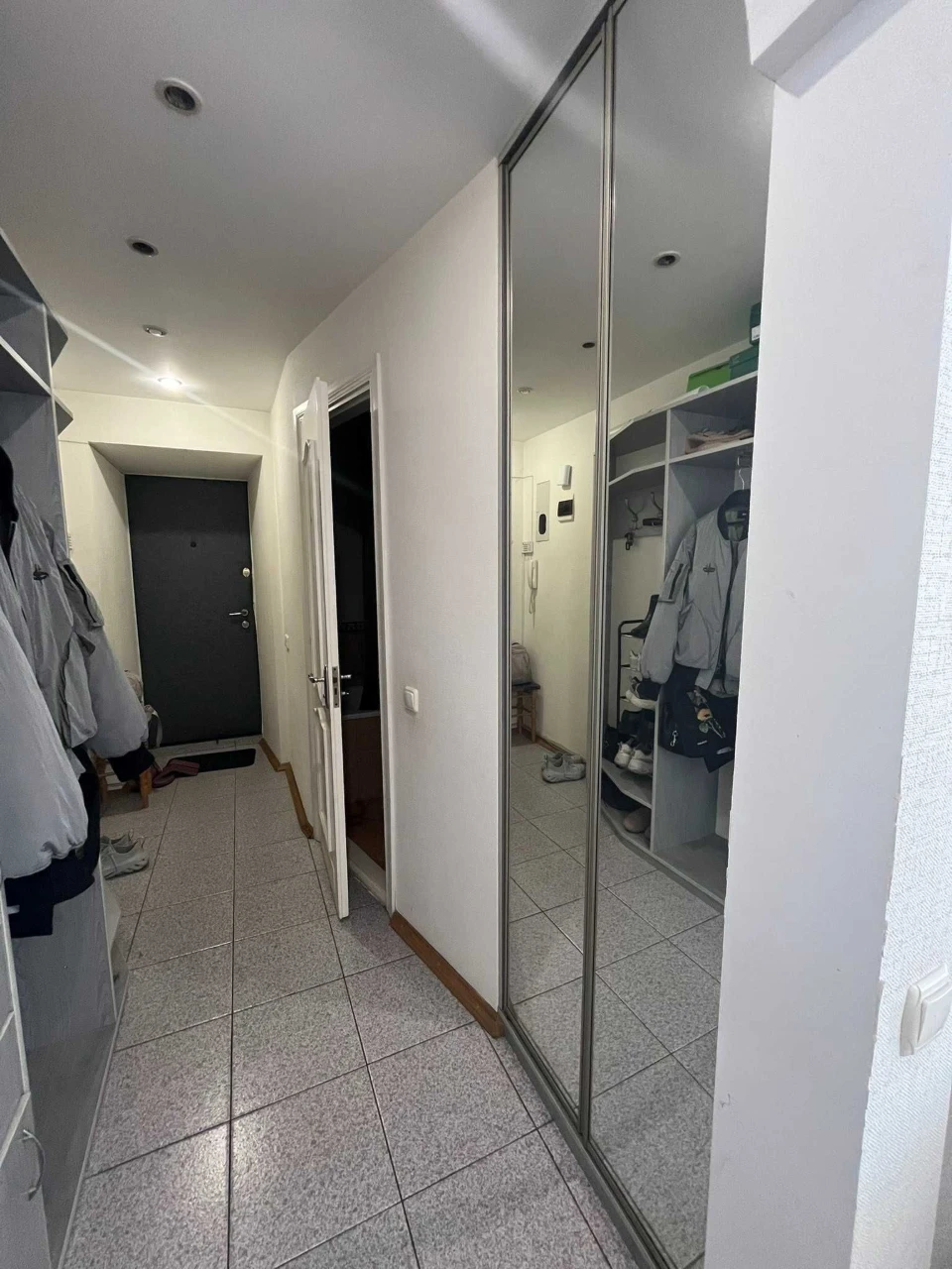 Продаж класна 2 к центр Жилянська 45, метро, Держ програми,