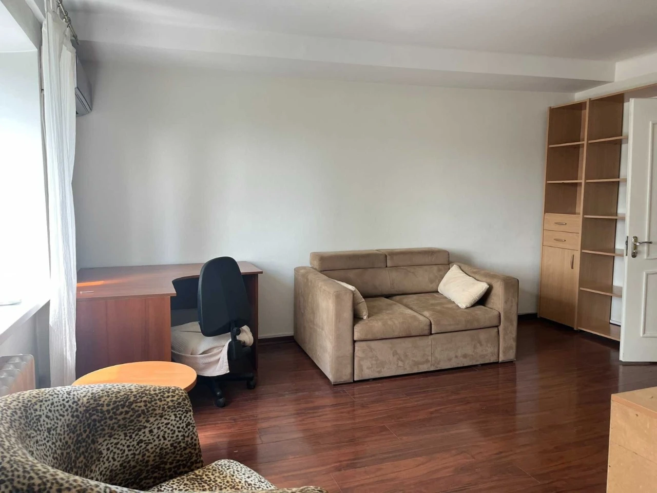 Продаж класна 2 к центр Жилянська 45, метро, Держ програми,